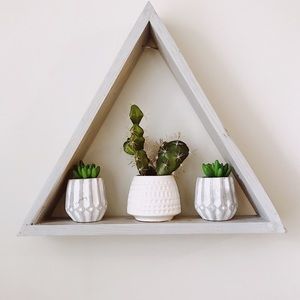 Distressed Gray Triangle Shelf 18x18x18